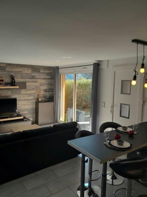 Appartement Spacieux &Tres Calme. Spacious & Very Quiet Apartment. การ์โรส ภายนอก รูปภาพ